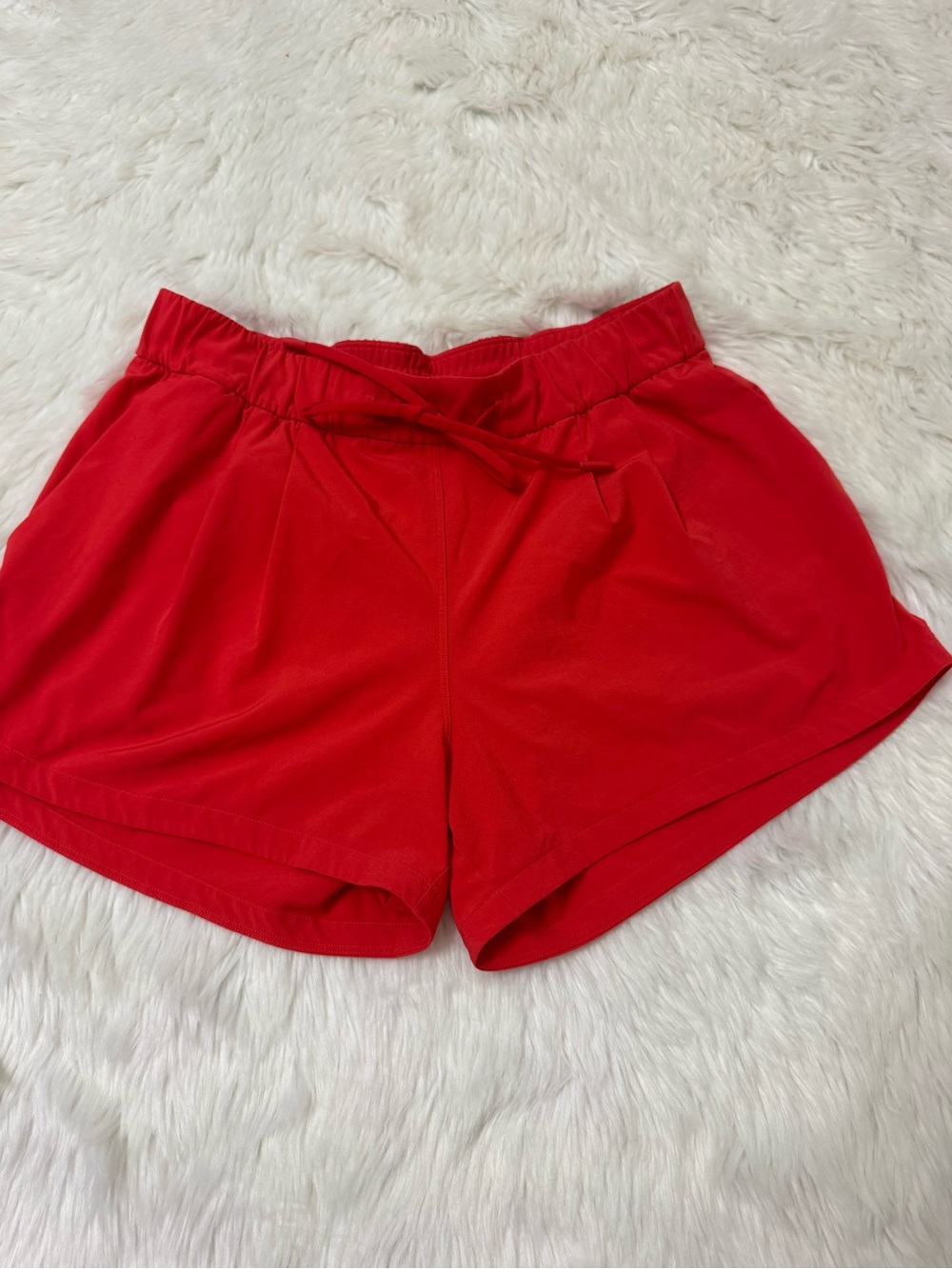 Lululemon On The Fly Shorts Womens 6 Red Yoga Running Gym Pilates Activewear